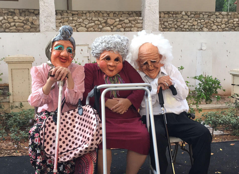 Персонажи представления "Драндулет, но впереди тебя" Фото: пресс-служба "Рош Хуцот"