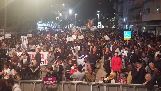 Thousands protest expulsion (צילום: יריב כץ) Thousands protest expulsion