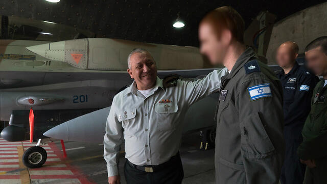 Eisenkot with the navigator from the downed F-16