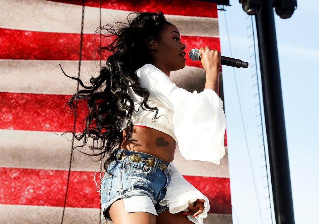 "I’m linking with fans, friends, and my IDF heroes from Duvdevan" 