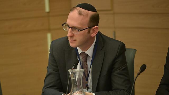 Prominent Canadian rabbi Adam Scheier appeared before the Knesset to blast the Chief Rabbinate's denial of his credentials