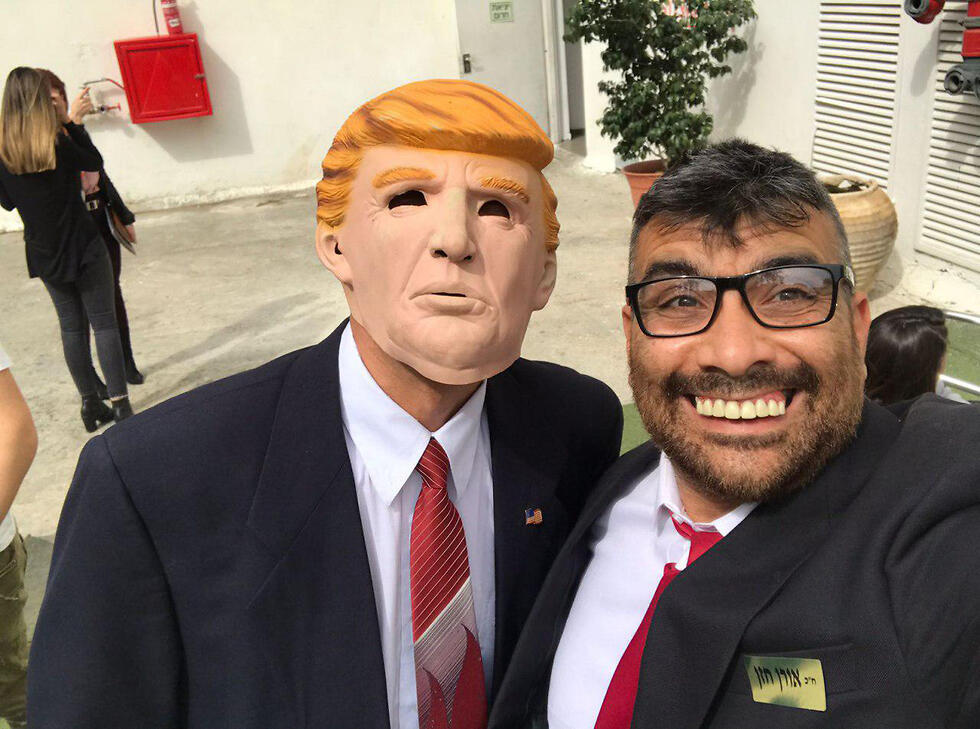Узнаете? Это же знаменитое селфи Орена Хазана с Дональдом Трампом