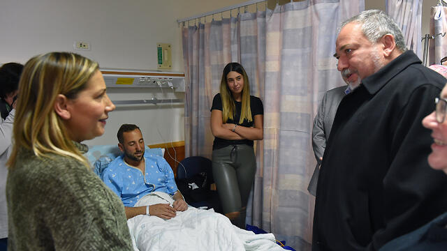 Minister Lieberman visits wounded soldiers