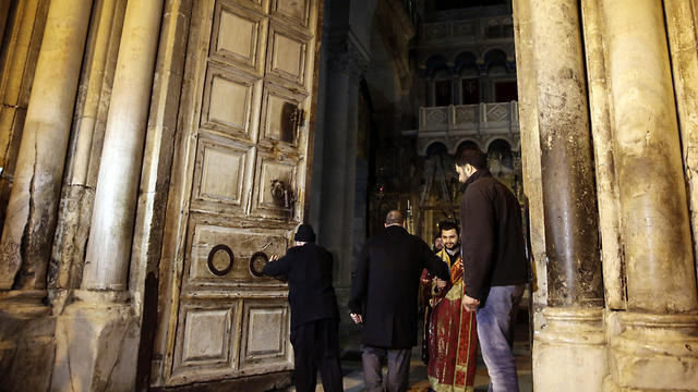 Church of the Holy Sepulchre reopens (Photo: AP) Church of the Holy Sepulchre reopens