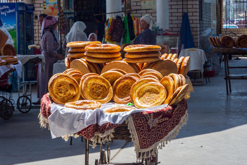 Свежевыпеченные лепешки. Фото: Ana Flasker shutterstock