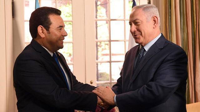 Morales with Prime Minister Benjamin Netanyahu in Washington