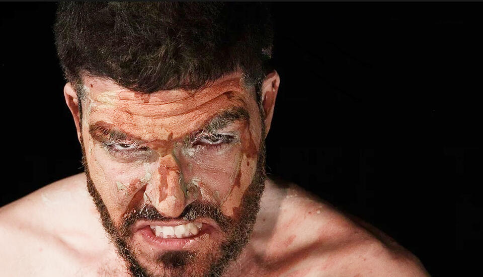 Сцена из спектакля "Самсон". Фото: пресс-служба театра "Микро"