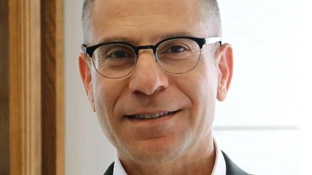 Автор отчета Эран Яаков. Фото: пресс-служба минфина (צילום: דוברות משרד האוצר) Автор отчета Эран Яаков. Фото: пресс-служба минфина