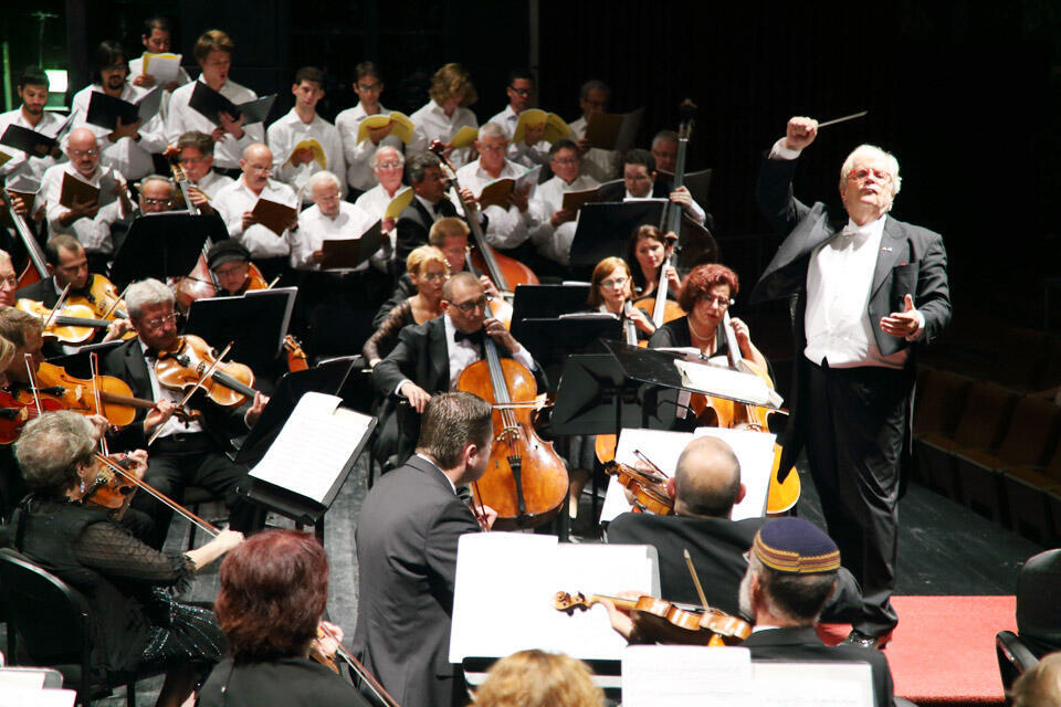 Юстус Франтц и оркестр "Симфониетта - Беэр-Шева" Фото: Диего Миттельбергnullnull Юстус Франтц и оркестр "Симфониетта - Беэр-Шева" Фото: Диего Миттельберг