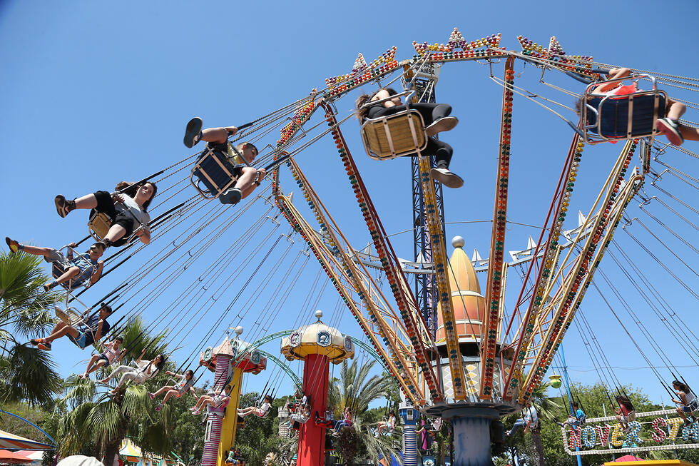 Луна-парк в Тель-Авиве. Фото: Шауль Голан (צילום: שאול גולן) Луна-парк в Тель-Авиве. Фото: Шауль Голан