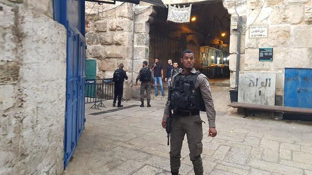 Блокпост у Львиных ворот Старого города (צילום: דוד מיכאל/TPS) Блокпост у Львиных ворот Старого города