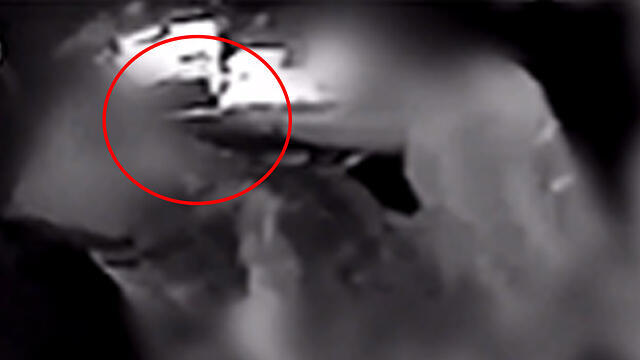 Кадр видеозаписи. Предоставлен пресс-службой полиции (צילום: דוברות המשטרה) Кадр видеозаписи. Предоставлен пресс-службой полиции