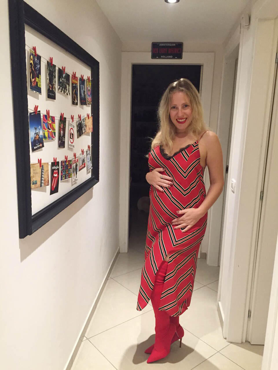 Михаль на 4-м месяце беременности. Платье и сапоги Mango. Фото: личный архив (Фото: личный архив автора) Михаль на 4-м месяце беременности. Платье и сапоги Mango. Фото: личный архив