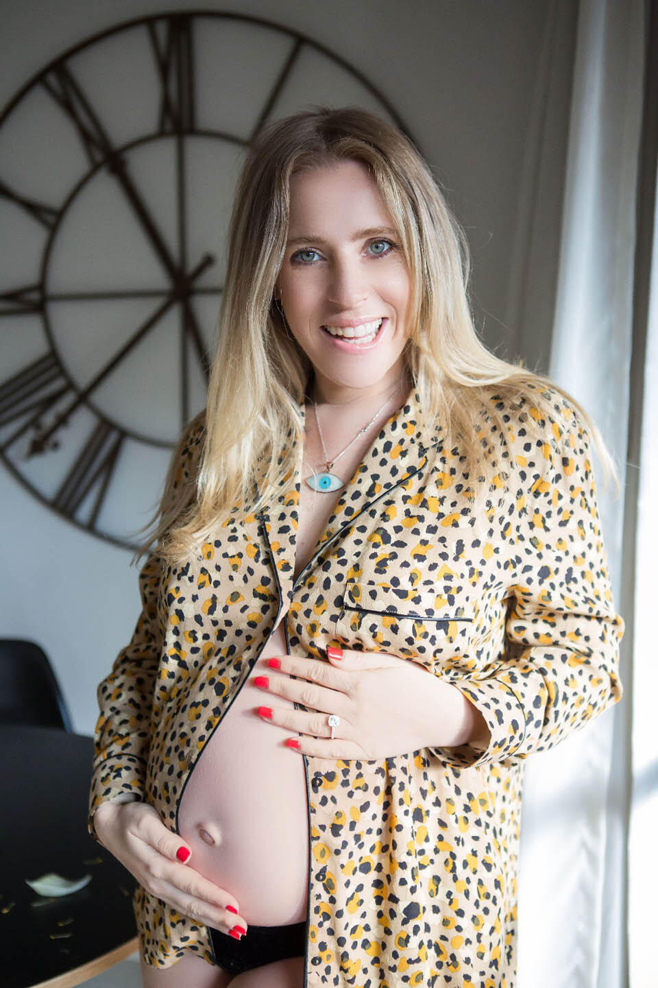 Михаль Портман в рубашке Zara. Фото: Лиат Дотан. (Фото: личный архив автора) Михаль Портман в рубашке Zara. Фото: Лиат Дотан.