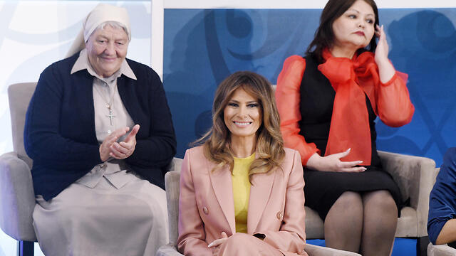 За невидимой стеной в Белом доме. Мелания Трамп на церемонии вручения призов. Фото: MCT