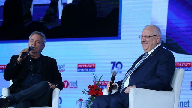Реувен Ривлин и Шломо Арци. Конференция Ynet. Фото: Моти Кимхи (צילום: מוטי קמחי) Реувен Ривлин и Шломо Арци. Конференция Ynet. Фото: Моти Кимхи