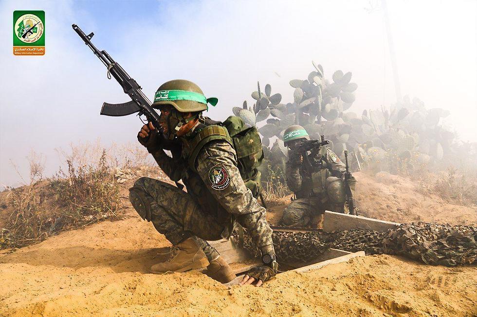 Hamas fighters training