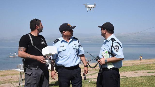 Готовность номер один: полиция на Кинерете. Фото: Авигу Шапира