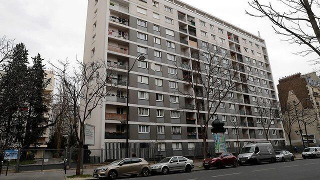 An autopsy showed Knoll had been stabbed 11 times before the apartment was set on fire (צילום: AFP) An autopsy showed Knoll had been stabbed 11 times before the apartment was set on fire