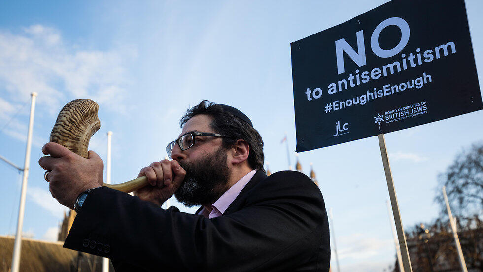British Jews protest outside parliament against Labour Jeremy Corbyn