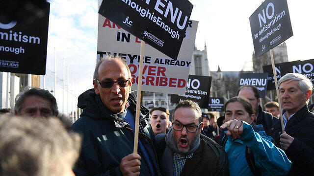British Jews protest against Corbyn
