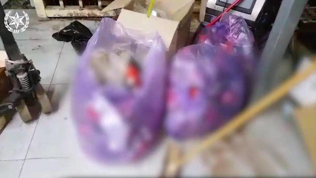 Изъятый контрафактный товар (דוברות המשטרה) Изъятый контрафактный товар