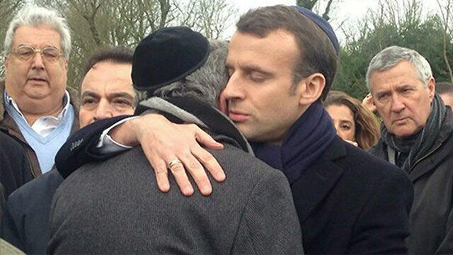 Президент Франции на похоронах