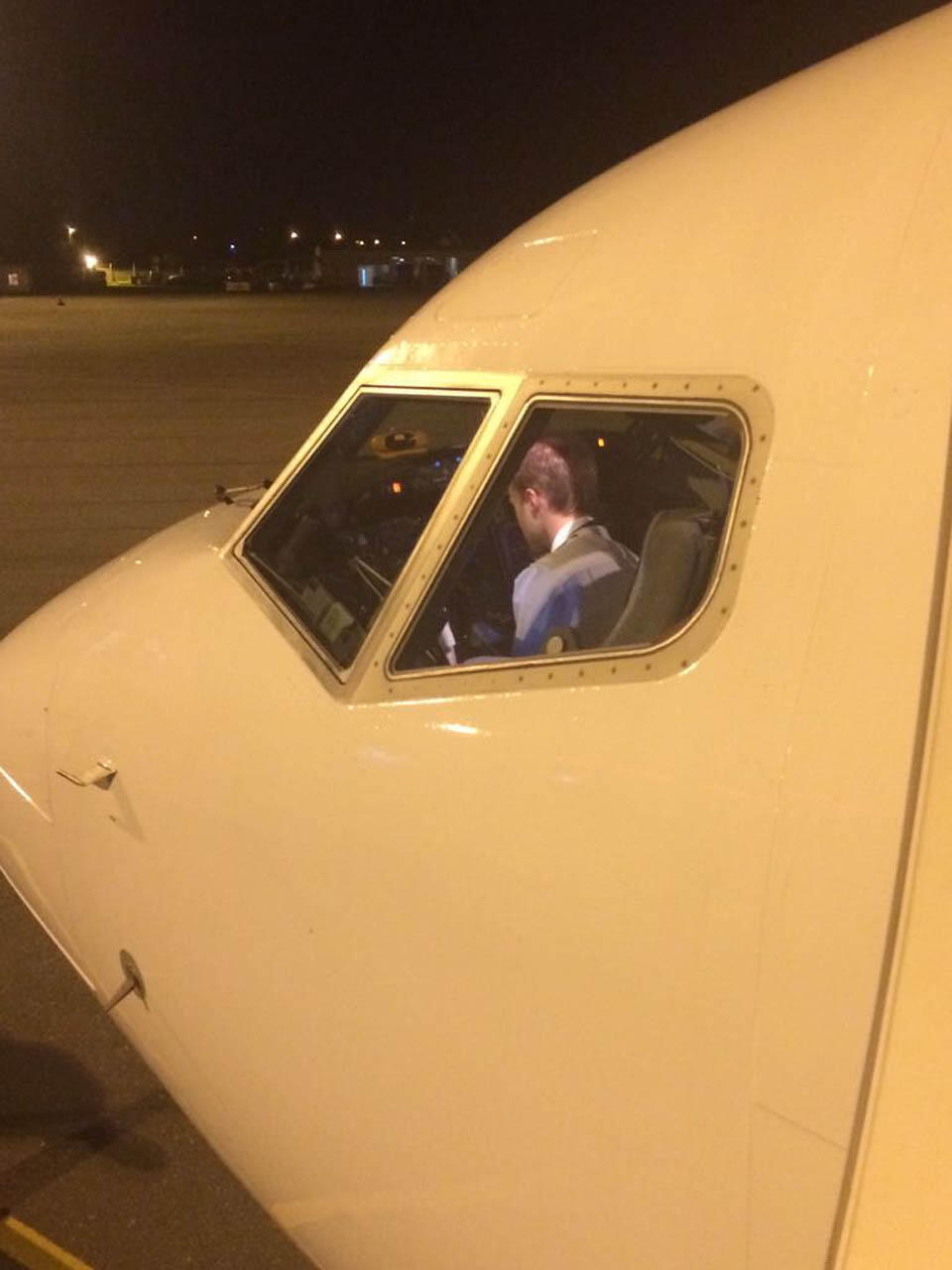 Капитан лайнера. Фото: Яна Бениаминова (Фото: Яна Бениаминова) Капитан лайнера. Фото: Яна Бениаминова