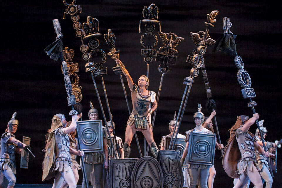 Сцена из балета Юрия Григоровича "Спартак" Фото: пресс-служба