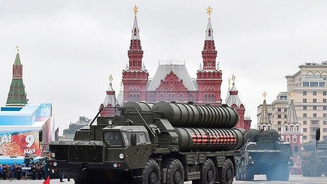 C-400 на параде в Москве. Фото: AFP