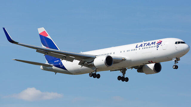 Лайнер авиакомпани LATAM. Фото: shutterstock