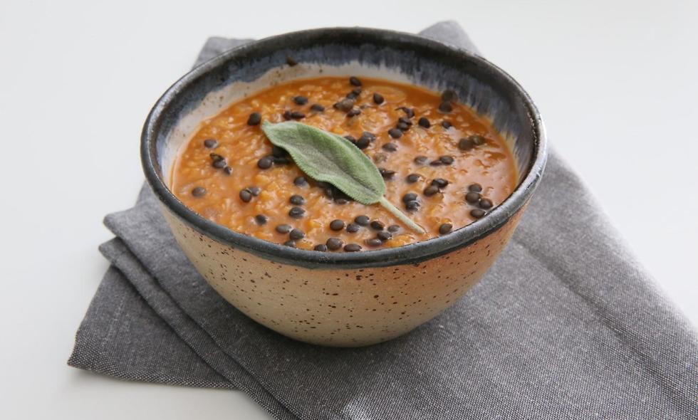 מרק עדשים כתומות