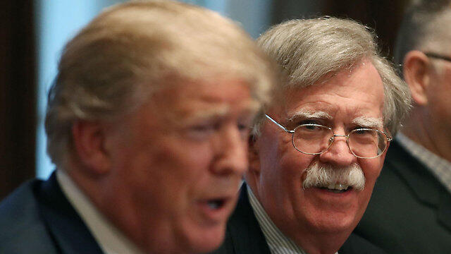 Президент США Дональд Трамп и советник по национальной безопасности Джон Болтон. Фото: AFP (צילום: AFP) Президент США Дональд Трамп и советник по национальной безопасности Джон Болтон. Фото: AFP