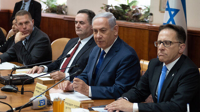 PM Netanyahu at cabinet meeting (צילום: יואב דודקביץ) PM Netanyahu at cabinet meeting