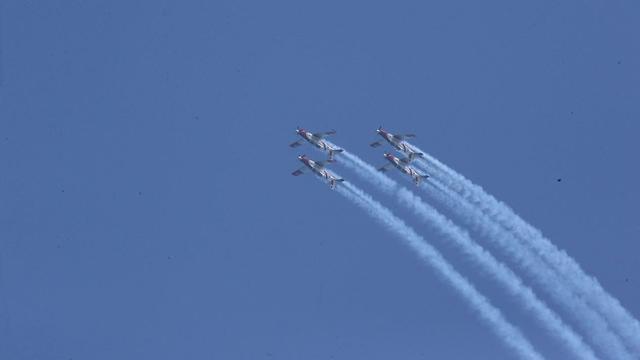 Тренировочные полеты праздничной эскадрильи. Фото: Моти Кимхи