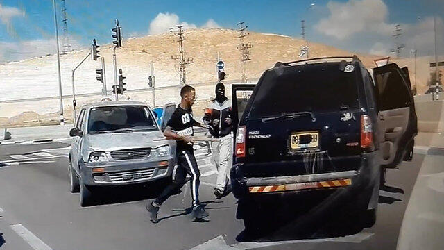 Инцидент на перекрестке Охалим (кадр любительской видеозаписи)