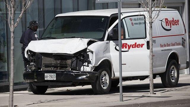 Белый фургон. Фото: AFP (צילום: AFP) Белый фургон. Фото: AFP