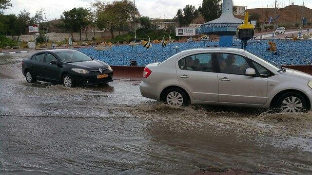 Улицы залиты водой.Фото: Маир Охайон