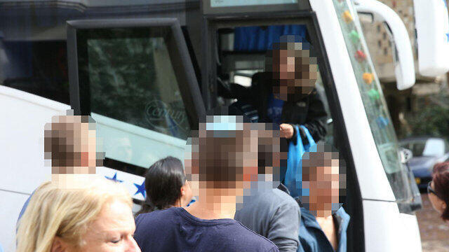 Спасенные участники трагического похода вернулись в здание курса "Бней-Цион" в Тель-Авиве. Фото: Моти Кимхи (צילום: מוטי קמחי) Спасенные участники трагического похода вернулись в здание курса "Бней-Цион" в Тель-Авиве. Фото: Моти Кимхи