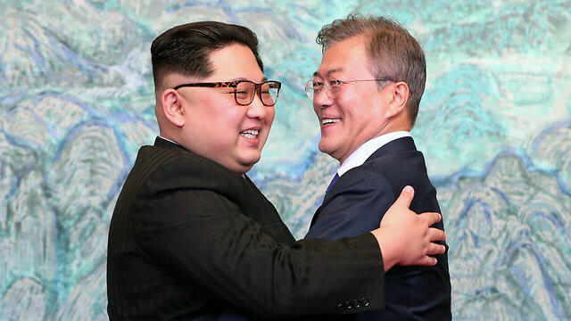 Лидеры Северной и Южной Кореи. Фото: AFP