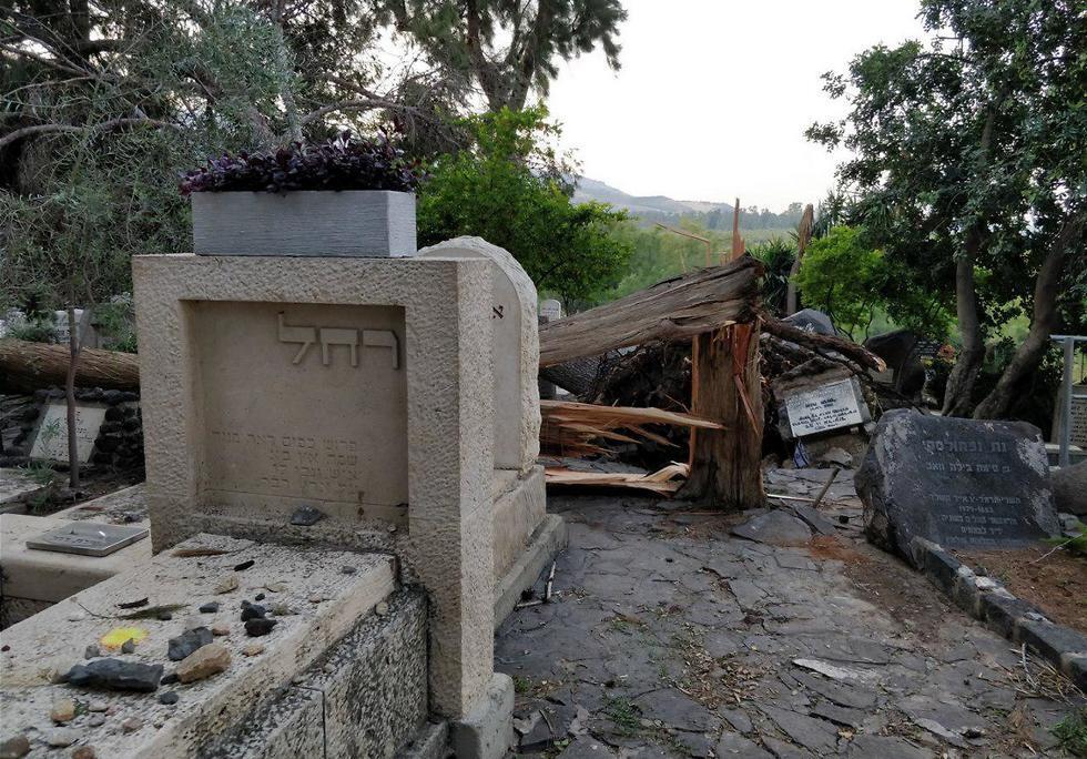 Могила поэтессы Рахельnullnull Могила поэтессы Рахель