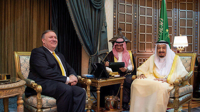 Pompeo meets with Saudi King Salman