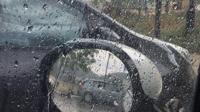 Дождь в Цфате. Фото: Ярдена Хаузер