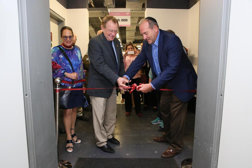 На открытии центра в больнице. Фото: пресс-служба