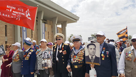 Участники Парада Победы перед кнессетом Фото: Борислав Протченко nullnull Участники Парада Победы перед кнессетом Фото: Борислав Протченко
