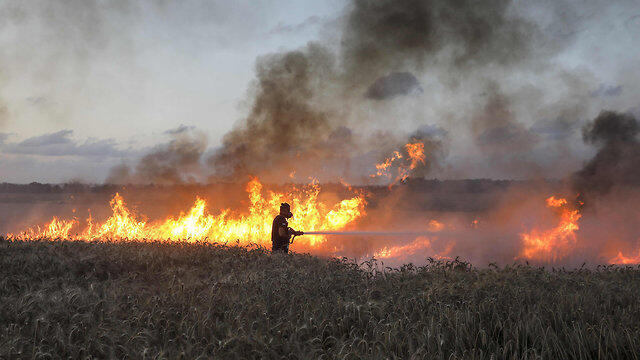 Fire near Nahal Oz caused by Gaza kite