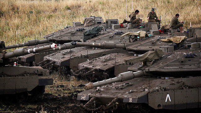 IDF tanks in Golan Heights