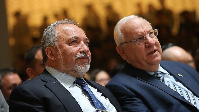 Lieberman (L) and Rivlin