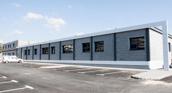 Amazon: офисы в сборных домиках на парковке. Фото: Гиль Нехуштан