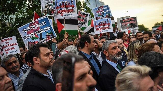 Антиизраильская демонстpация в Стамбуле. Фото: AFP